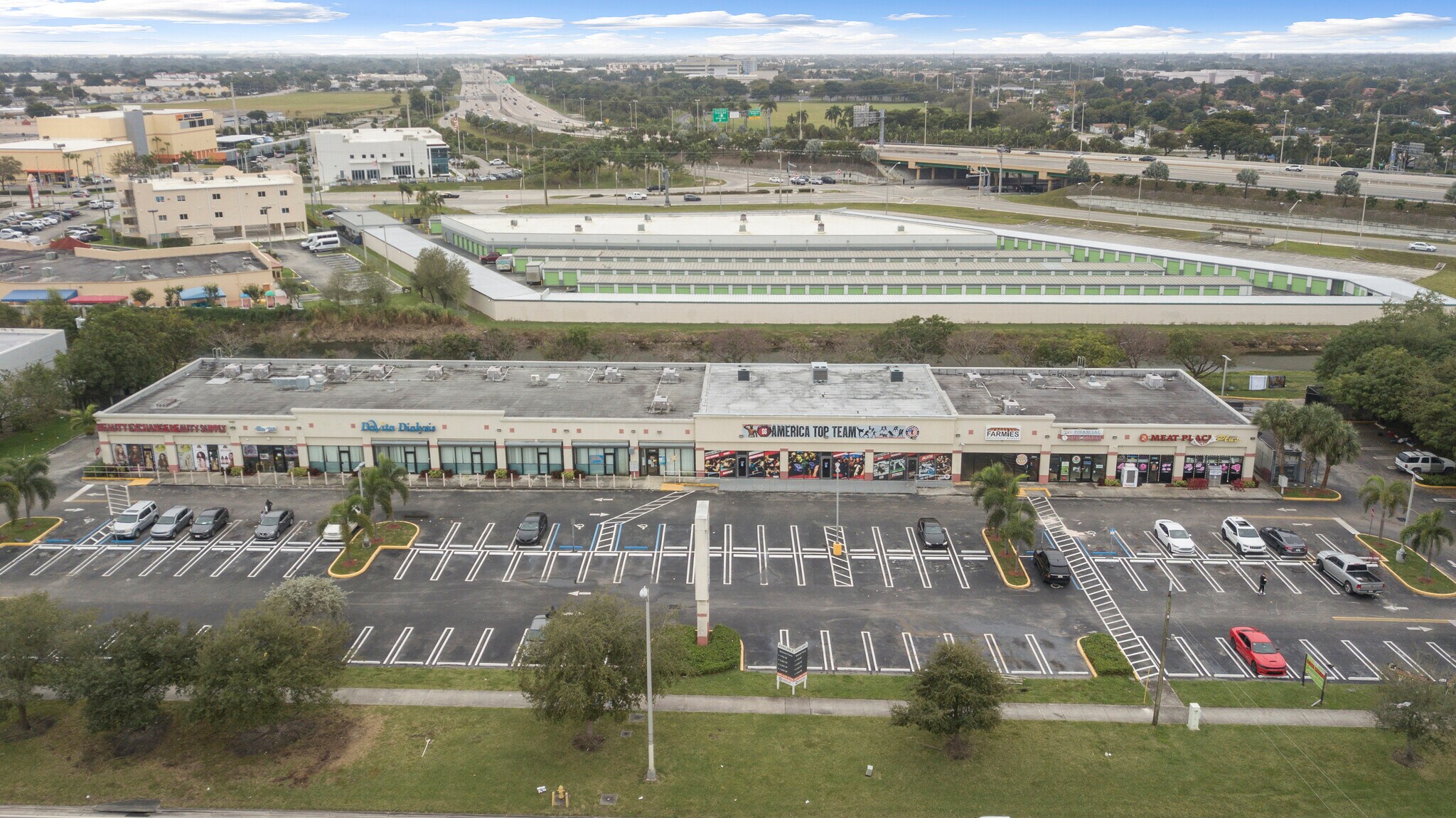 11000-11110 SW 184th St, Miami, FL à louer Photo du bâtiment- Image 1 de 27