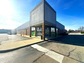 510-590 W Main St, New Lebanon, OH for lease Building Photo- Image 2 of 19