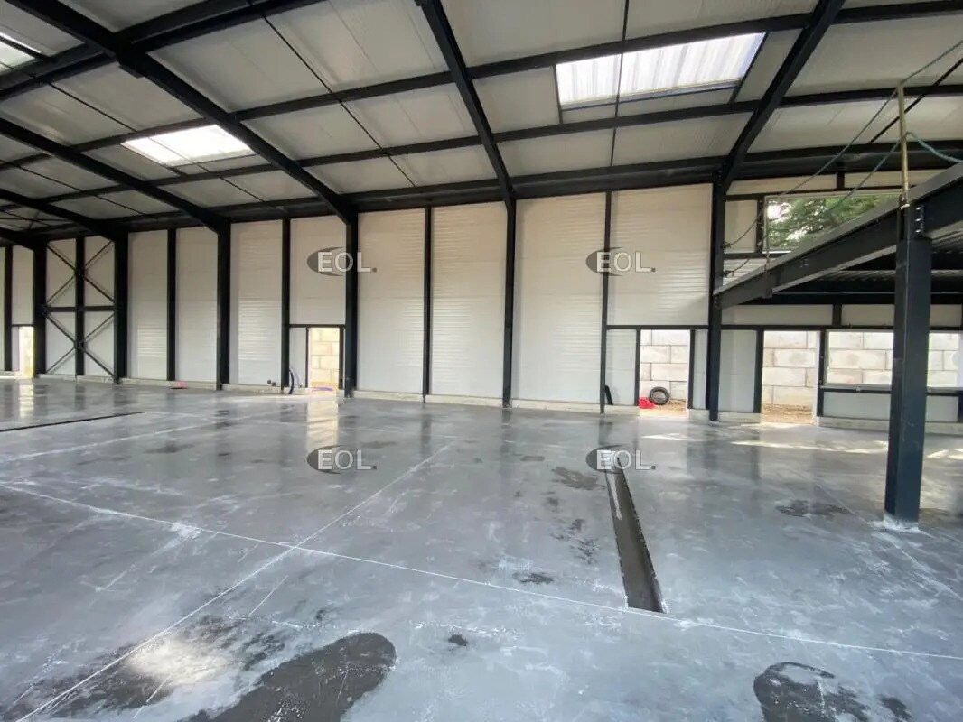 Flex in Vitrolles for lease Building Photo- Image 1 of 12
