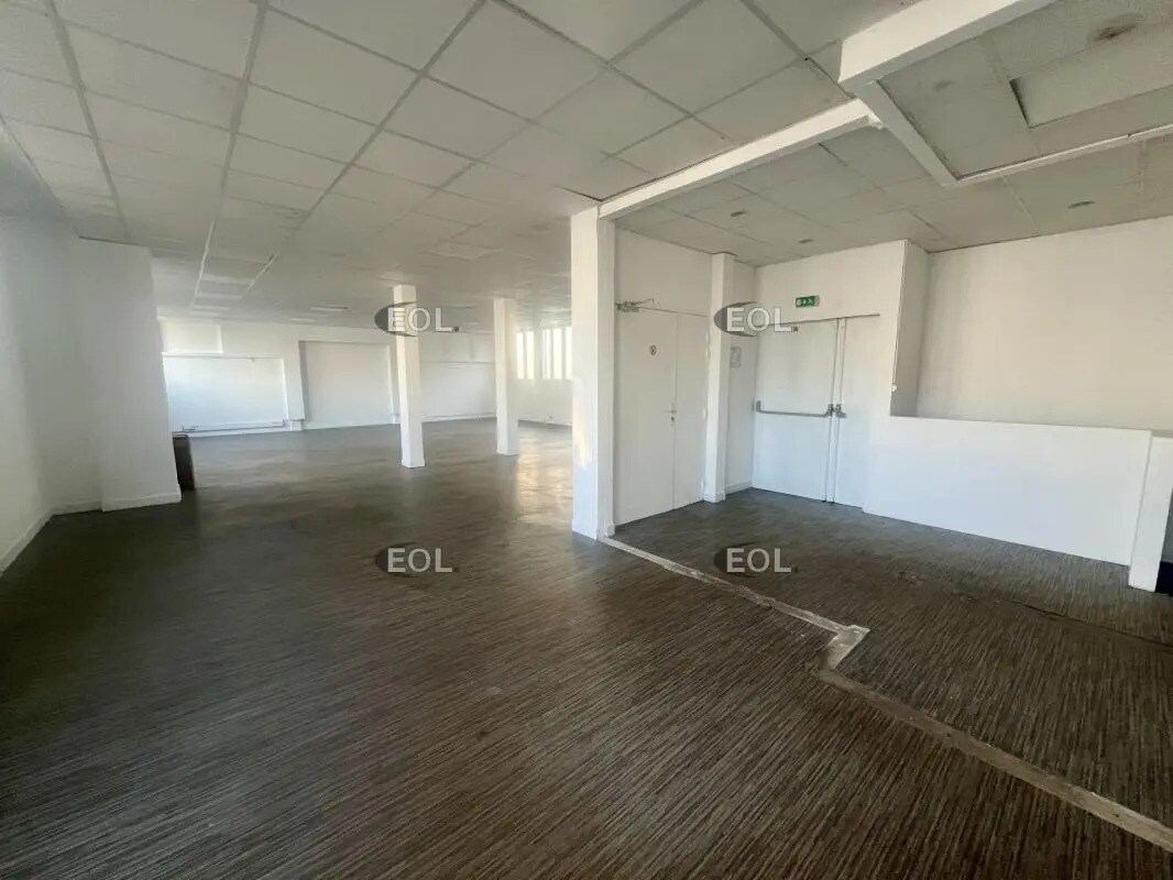 Office in La Courneuve for lease Interior Photo- Image 1 of 5