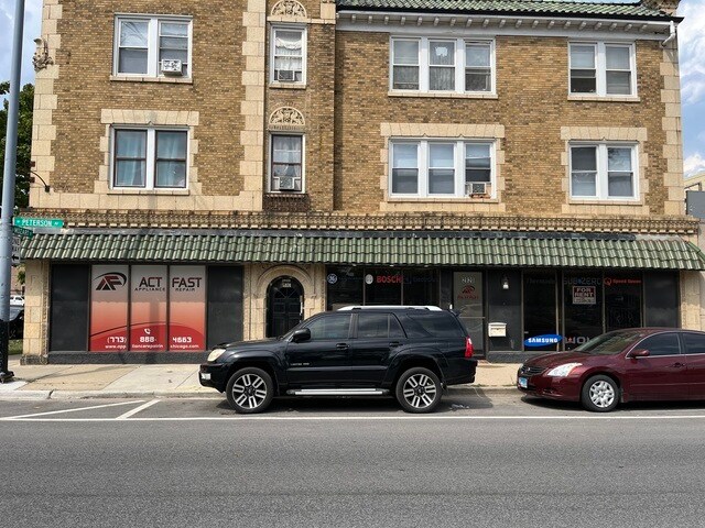 2820-2822 W Peterson Ave, Chicago, IL à louer - Photo du bâtiment - Image 1 de 7