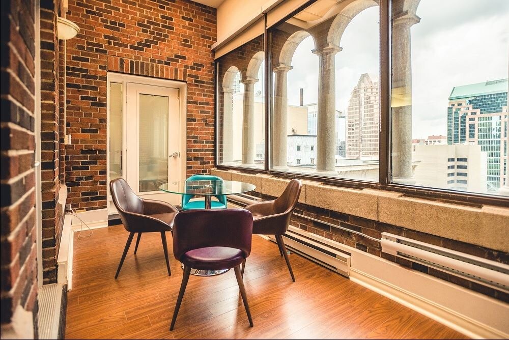 20 Richmond St E, Toronto, ON à vendre Photo intérieure- Image 1 de 1