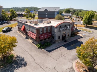 Plus de détails pour 1290 N Steamboat Dr, Fayetteville, AR - Commerce de détail à louer