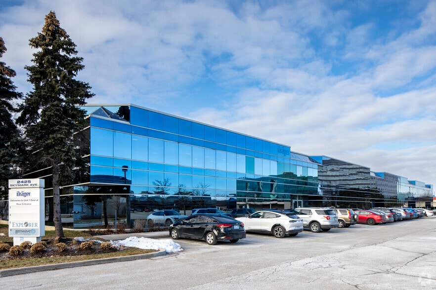 2425 Skymark Ave, Mississauga, ON for lease - Building Photo - Image 3 of 6