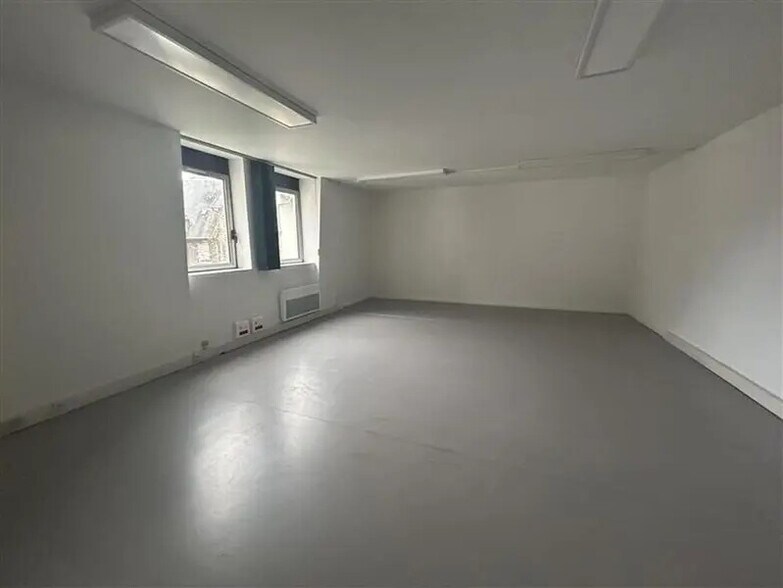 14 Rue Du Chapeau Rouge, Dijon for lease - Interior Photo - Image 2 of 8