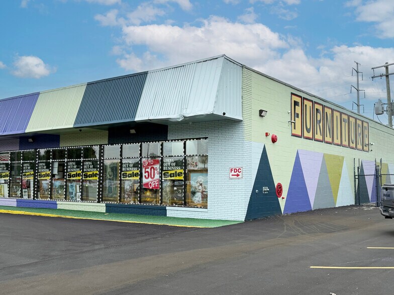 29865 Michigan Ave, Inkster, MI à vendre - Photo du bâtiment - Image 2 de 13