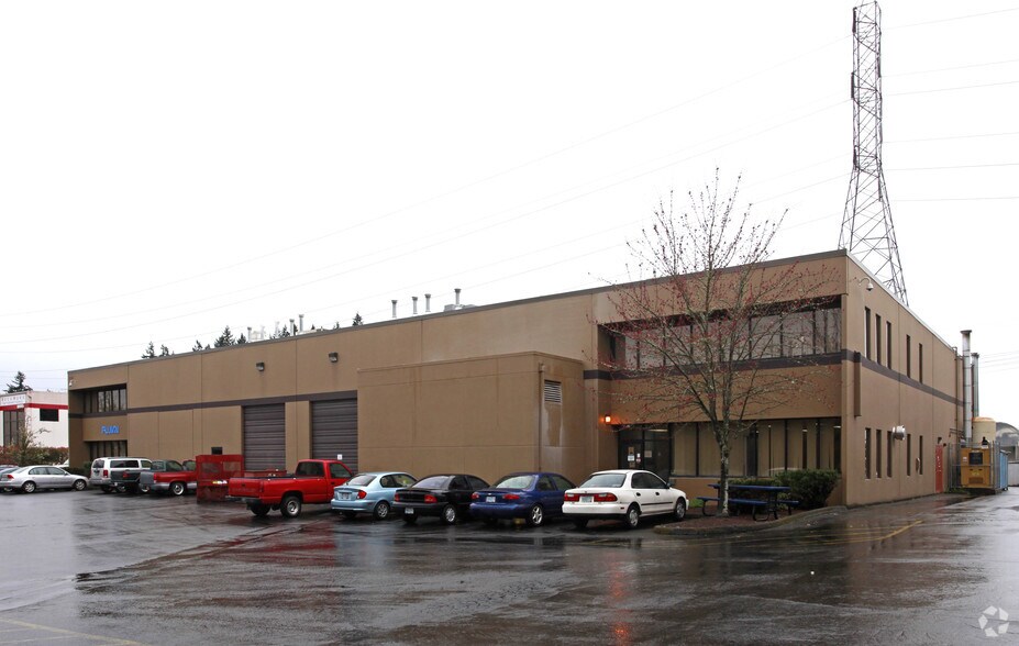 9949 SW Commerce Cir, Wilsonville, OR à vendre - Photo du bâtiment - Image 2 de 2