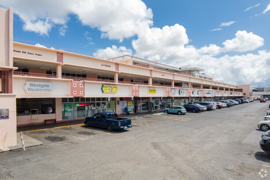 94-366 Pupupani St, Waipahu, HI à louer - Photo du bâtiment - Image 3 de 6