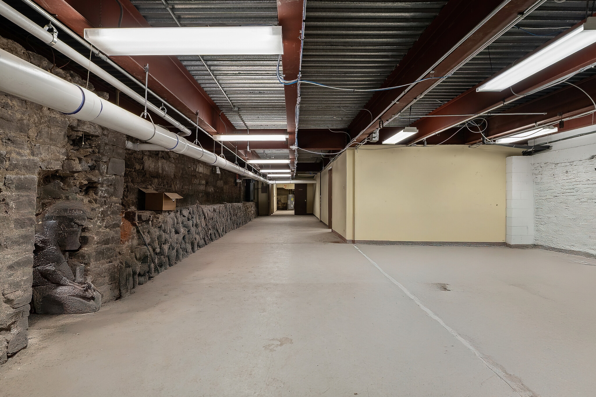 2 S Main St, Pittston, PA for lease Interior Photo- Image 1 of 6