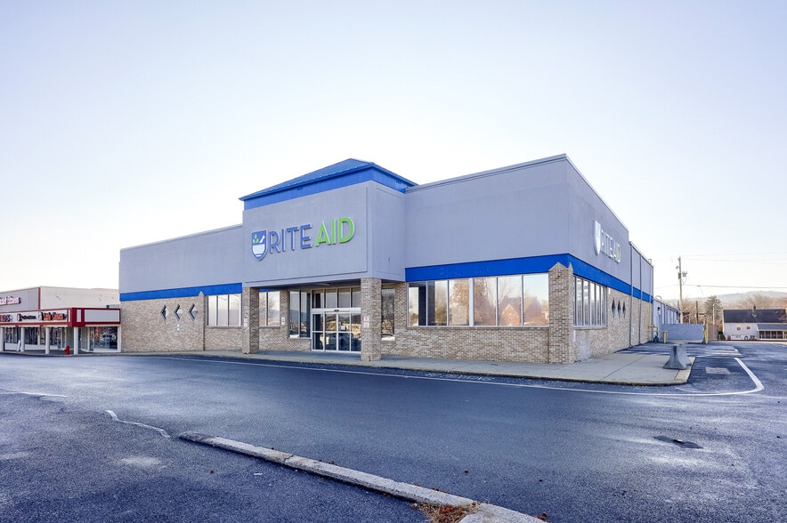 500 E Lancaster Ave, Reading, PA for lease - Primary Photo - Image 1 of 4