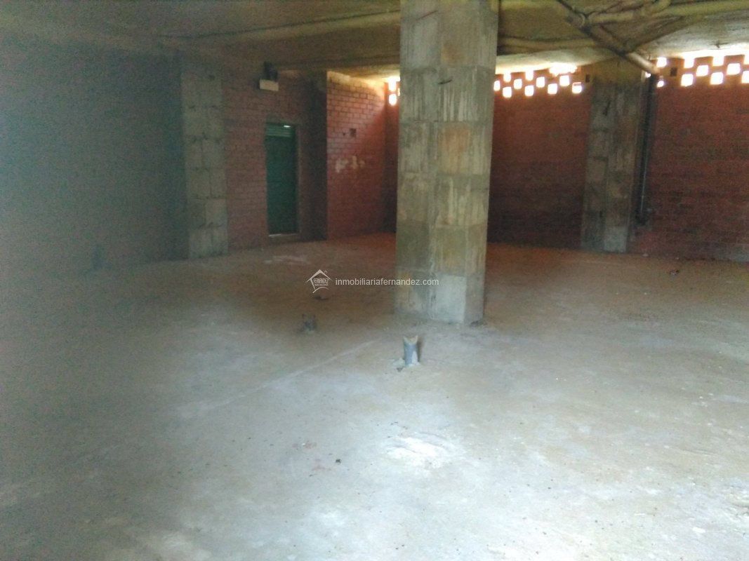 Retail in Cáceres, Cáceres for lease Building Photo- Image 1 of 9