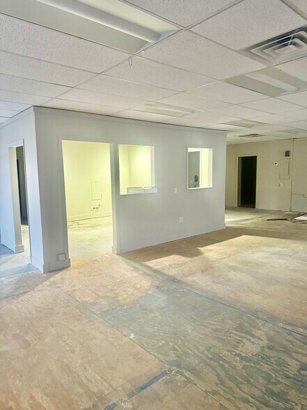 400-422 N Kennedy Dr, Bradley, IL à louer - Photo du bâtiment - Image 1 de 10