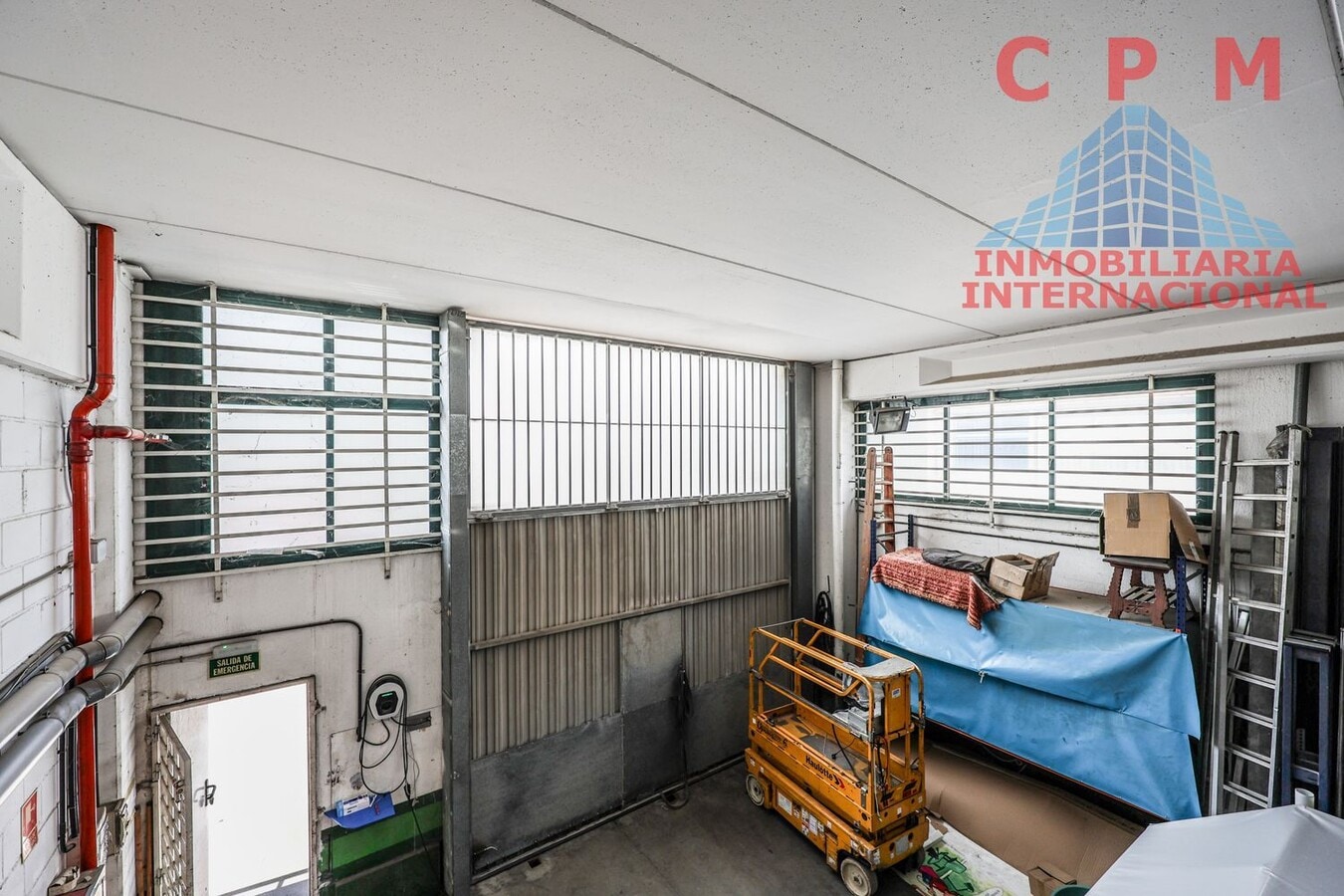 Madrid, MAD 28021 - Unit Puerta 23, Esc. B -  - Interior Photo - Image 1 of 18