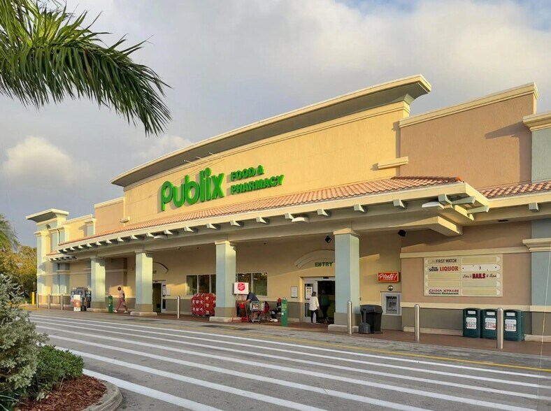 2059-2160 McGregor Blvd, Fort Myers, FL for lease - Building Photo - Image 2 of 13