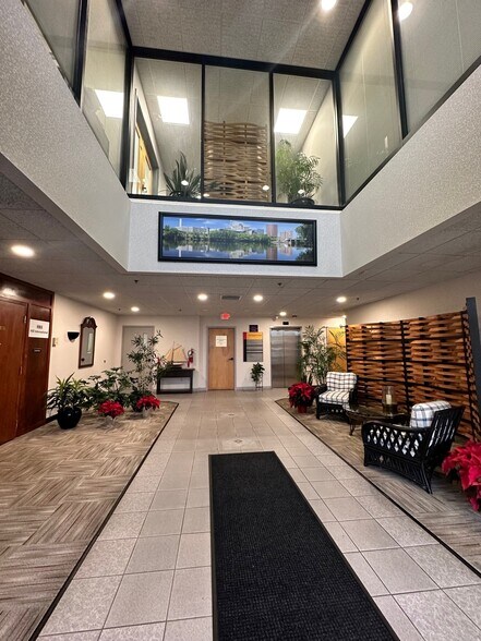 330 Roberts St, East Hartford, CT à louer - Photo intérieure - Image 2 de 8