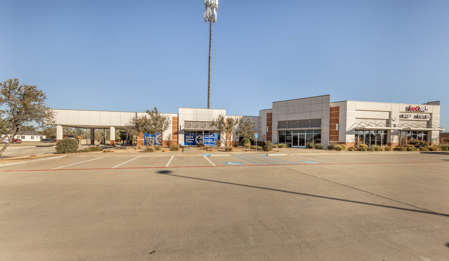 4200-4300 19th St, Lubbock, TX for lease Building Photo- Image 1 of 17