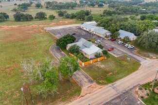 Plus de détails pour 648 Post Oak Rd, Fredericksburg, TX - Bureau à vendre