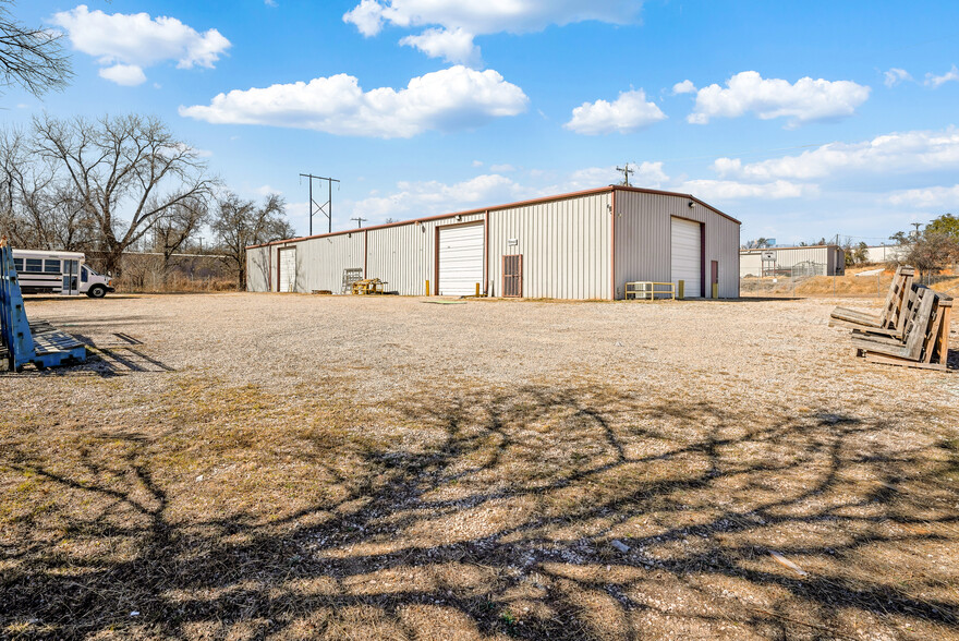 139 Samuel Dr, Weatherford, TX à vendre - Photo du bâtiment - Image 1 de 1