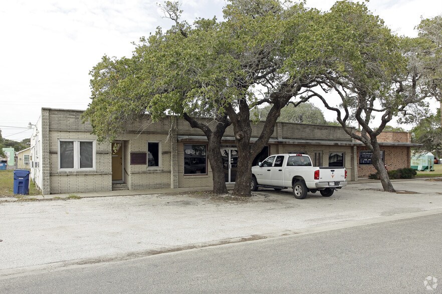346-354 S Houston St, Aransas Pass, TX à vendre - Photo du bâtiment - Image 3 de 5
