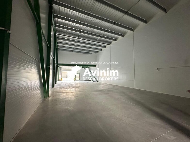 Industrial in Bernes-sur-Oise for lease - Interior Photo - Image 3 of 7