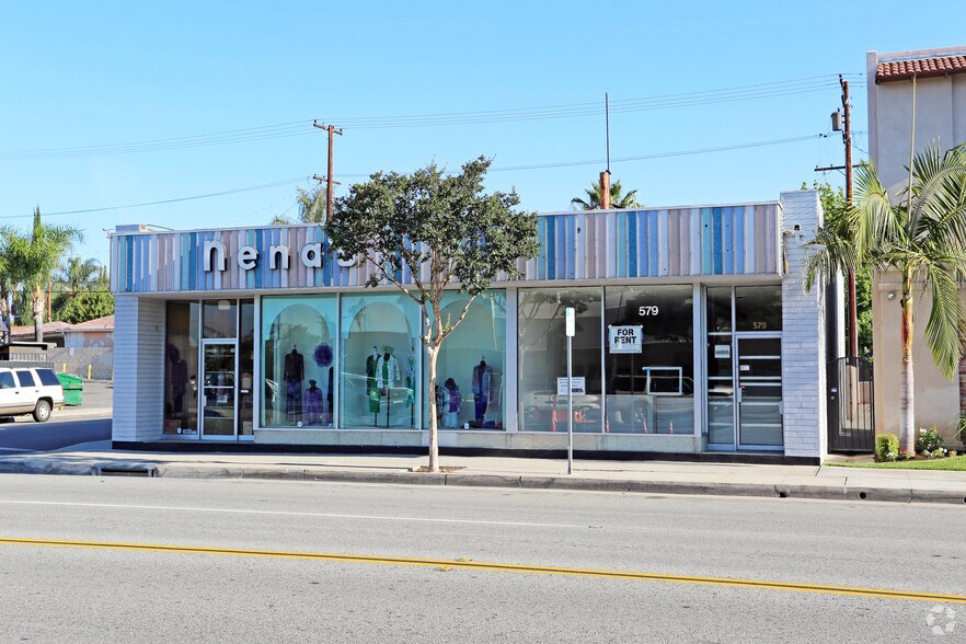 579-581 W La Habra Blvd, La Habra, CA à louer - Photo du bâtiment - Image 3 de 24