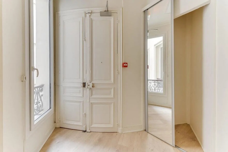 66 Rue La Fayette, Paris for lease - Interior Photo - Image 3 of 28