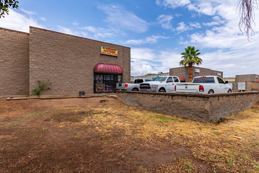 6016 N 57th Ave, Glendale, AZ à vendre - Photo du bâtiment - Image 2 de 35