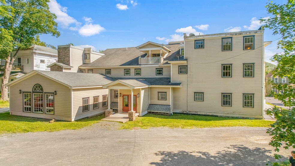 56 Main St, Stamford, NY à vendre - Photo du bâtiment - Image 2 de 192