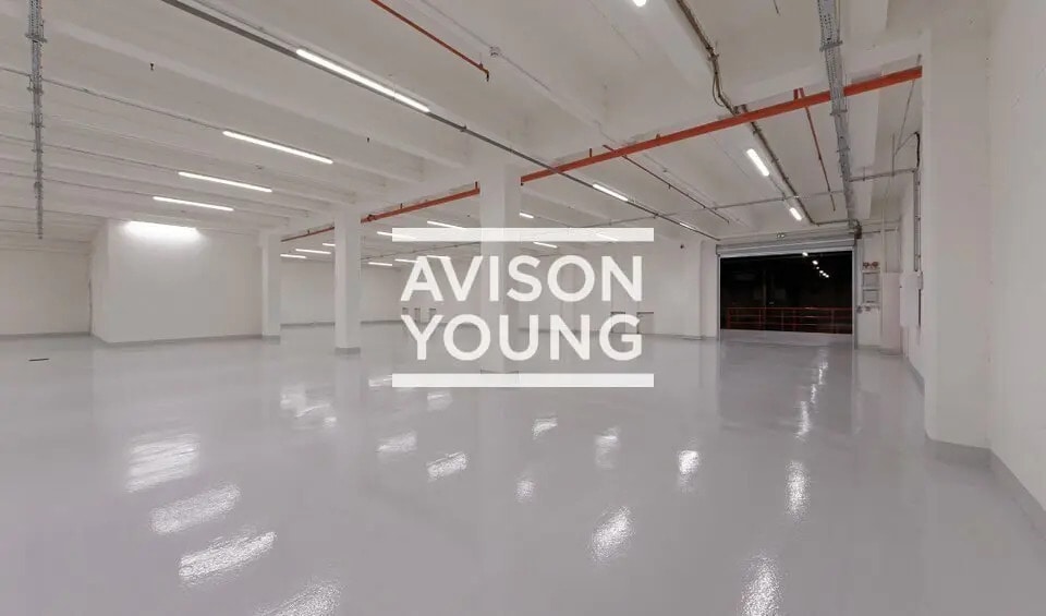 Flex in Paris for lease - Interior Photo - Image 1 of 3