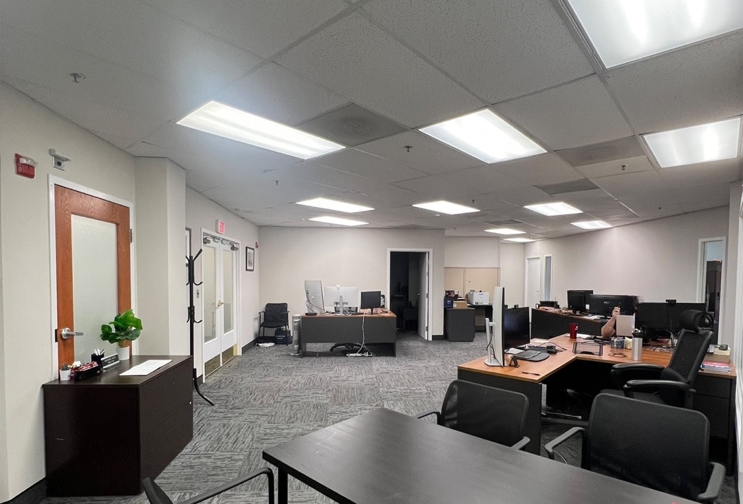 1952 Gallows Rd, Vienna, VA for lease Interior Photo- Image 1 of 4