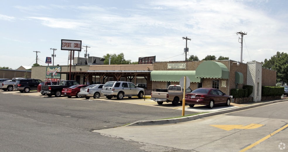 304-306 S Hayes Ave, Wagoner, OK à louer - Photo du bâtiment - Image 2 de 2