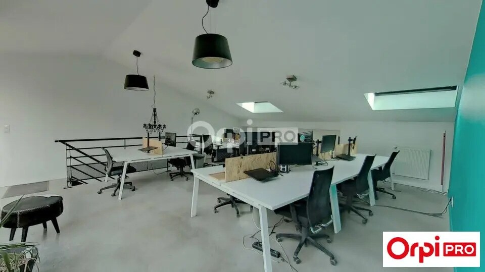 Office in Lille for lease - Interior Photo - Image 2 of 3