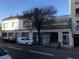Commerce de détail dans Clamart à vendre Photo du bâtiment- Image 1 de 7