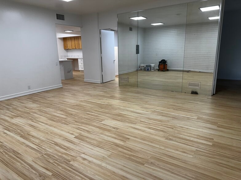 8102 Westminster Blvd, Westminster, CA for lease - Building Photo - Image 3 of 13