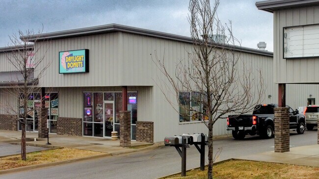Plus de détails pour 1010-1026 Slack, Pea Ridge, AR - Commerce de détail à louer