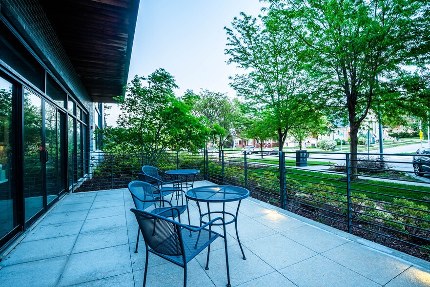 1502 S 10th St, Omaha, NE à vendre - Photo du bâtiment - Image 2 de 6