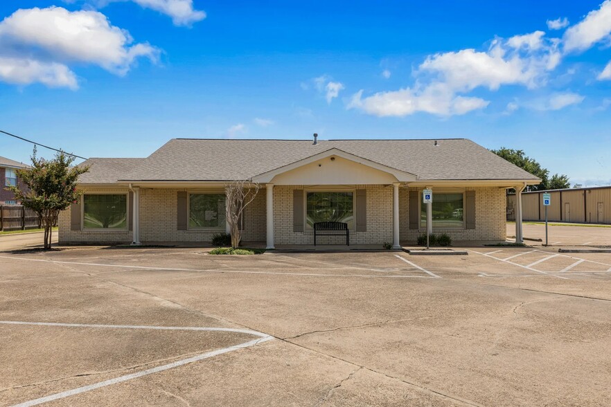 1512 Holleman Dr, College Station, TX à vendre - Photo du bâtiment - Image 2 de 10