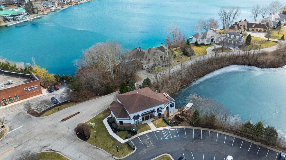 3809 E 82nd St, Indianapolis, IN for lease - Building Photo - Image 2 of 38