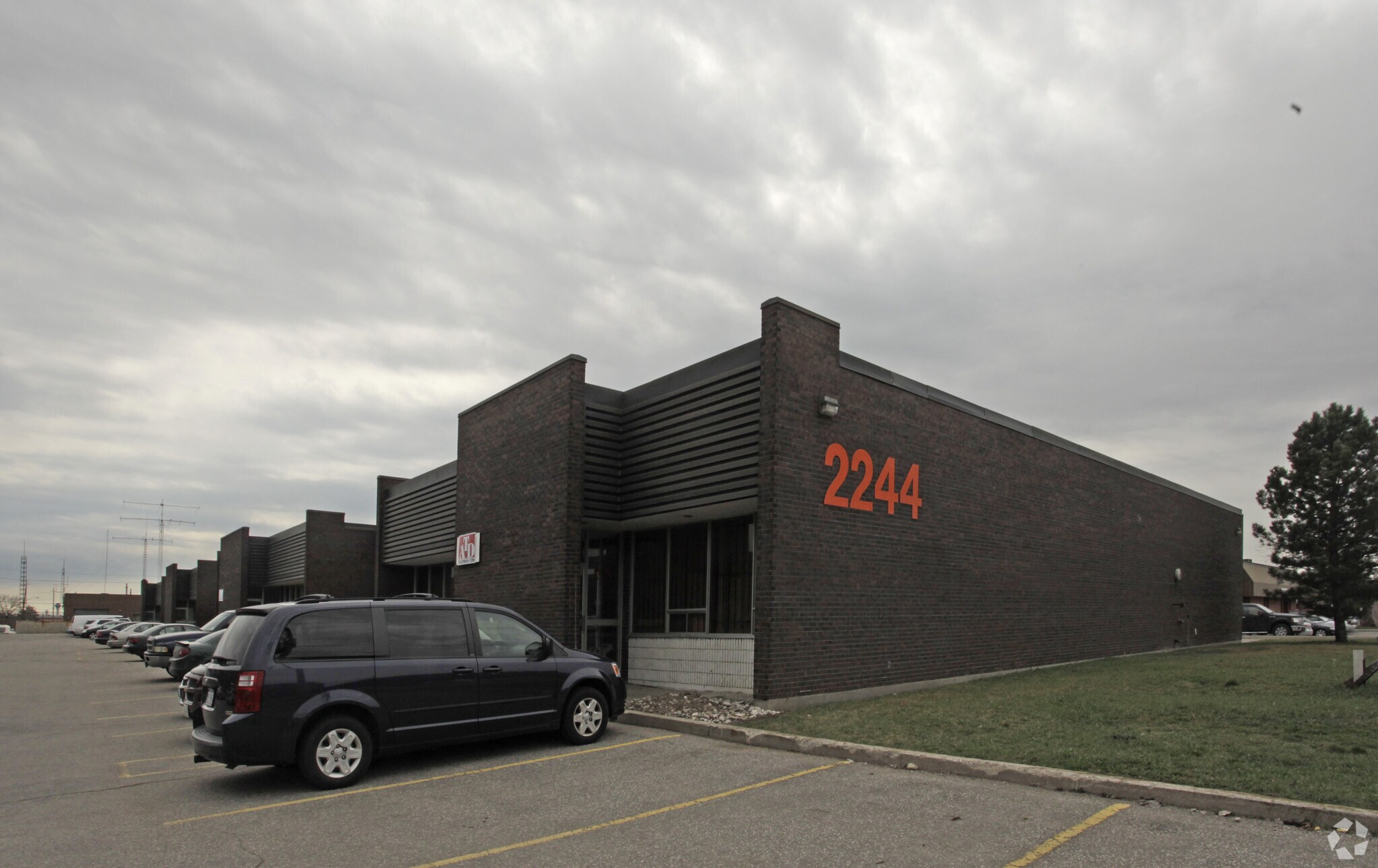 2244 Drew Rd, Mississauga, ON à vendre Photo principale- Image 1 de 1