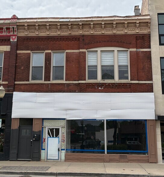 6 W Burlington Ave, La Grange, IL à vendre - Photo du bâtiment - Image 1 de 17