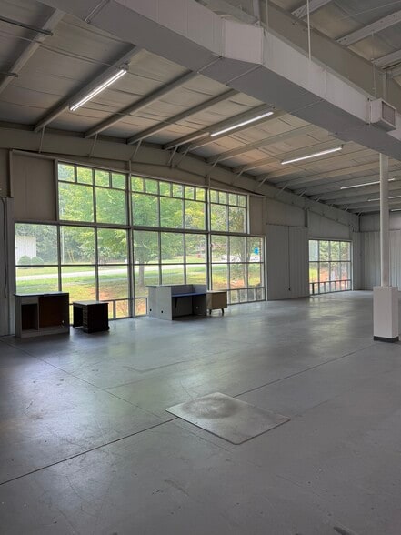 590 Olympic Dr, Athens, GA for lease - Building Photo - Image 3 of 13