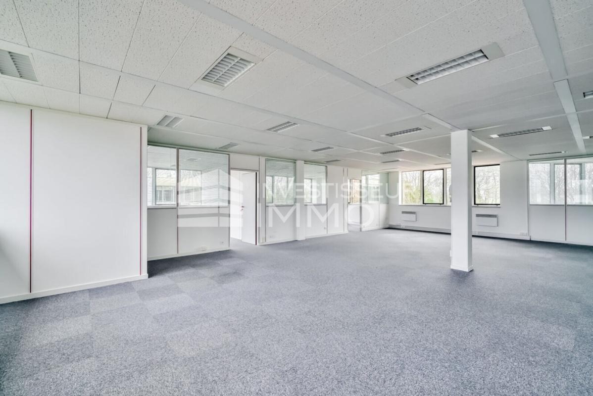 Office in Saint Thibault Des Vignes for lease Interior Photo- Image 1 of 6