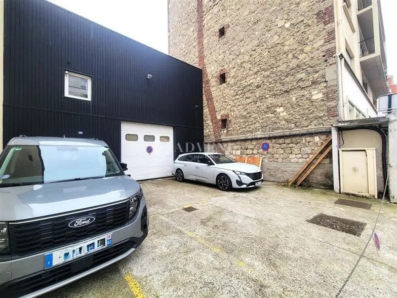 Industrial in Courbevoie for lease - Building Photo - Image 3 of 8