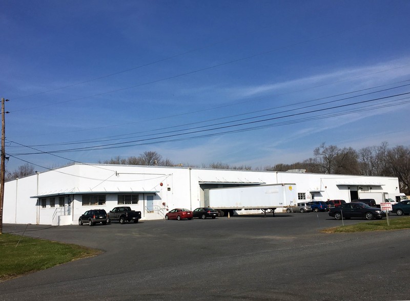 2310 Gettysburg Rd, Camp Hill, PA for lease - Primary Photo - Image 1 of 3