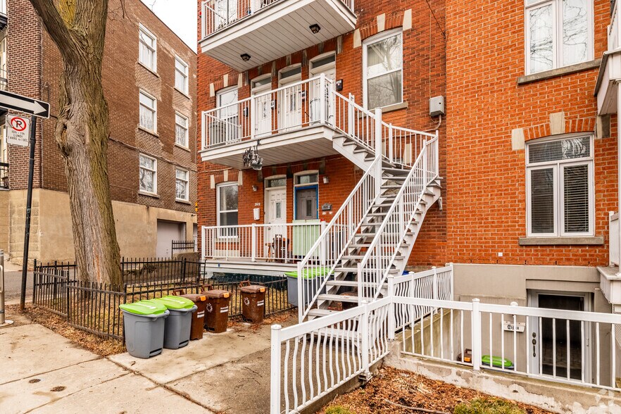 2563-2573 St Sheppard, Montréal, QC à vendre - Photo du bâtiment - Image 2 de 2