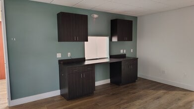 290 NW 165th St, North Miami Beach, FL for lease Interior Photo- Image 1 of 12