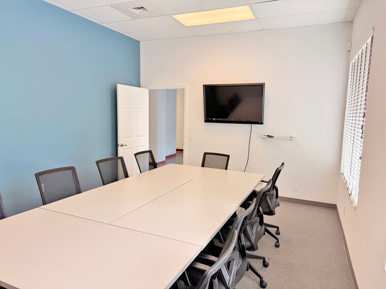 2529 Commerce Pky, North Port, FL for lease - Interior Photo - Image 2 of 16