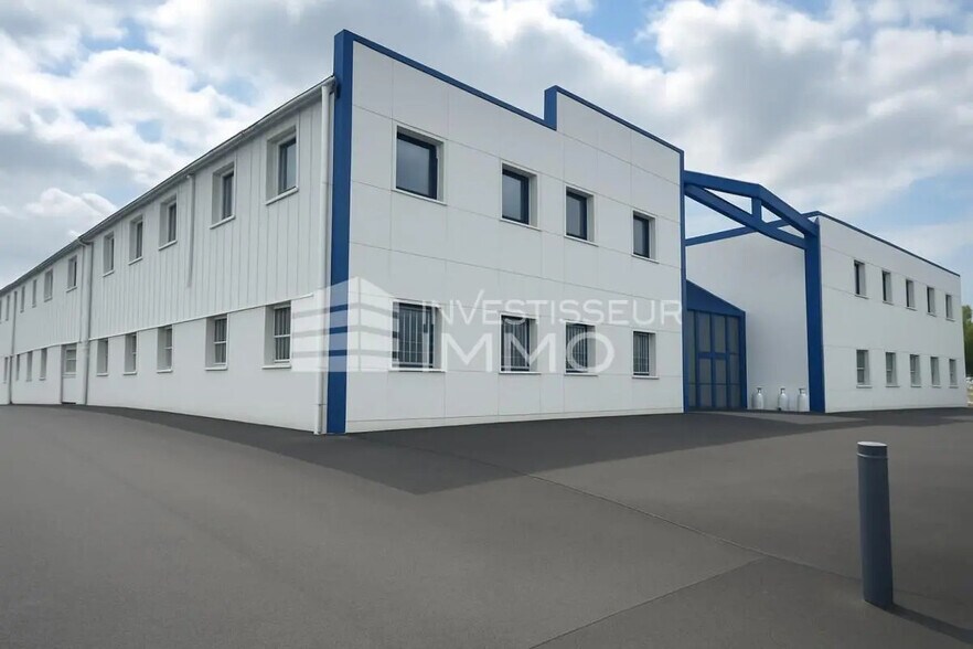 Flex in Morangis for sale - Building Photo - Image 1 of 11