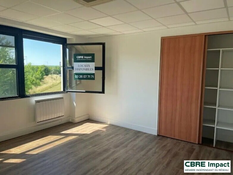 Bureau dans Reims à louer - Photo du bâtiment - Image 3 de 8