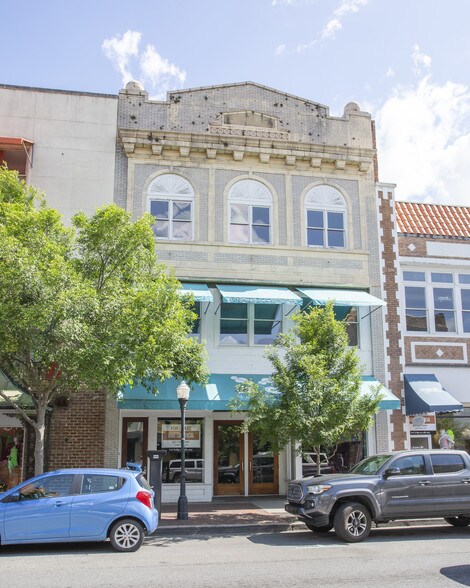 18 E Broughton St, Savannah, GA à louer - Photo du bâtiment - Image 1 de 12